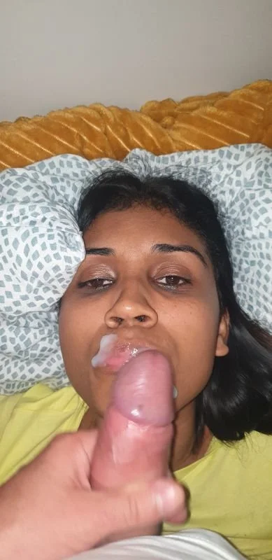 Venezolana comiendo verga image 21