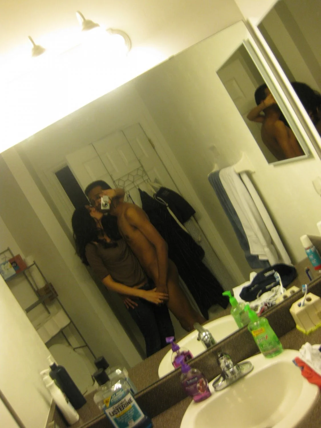582 - NRI girl with multiple guys leaks image 3