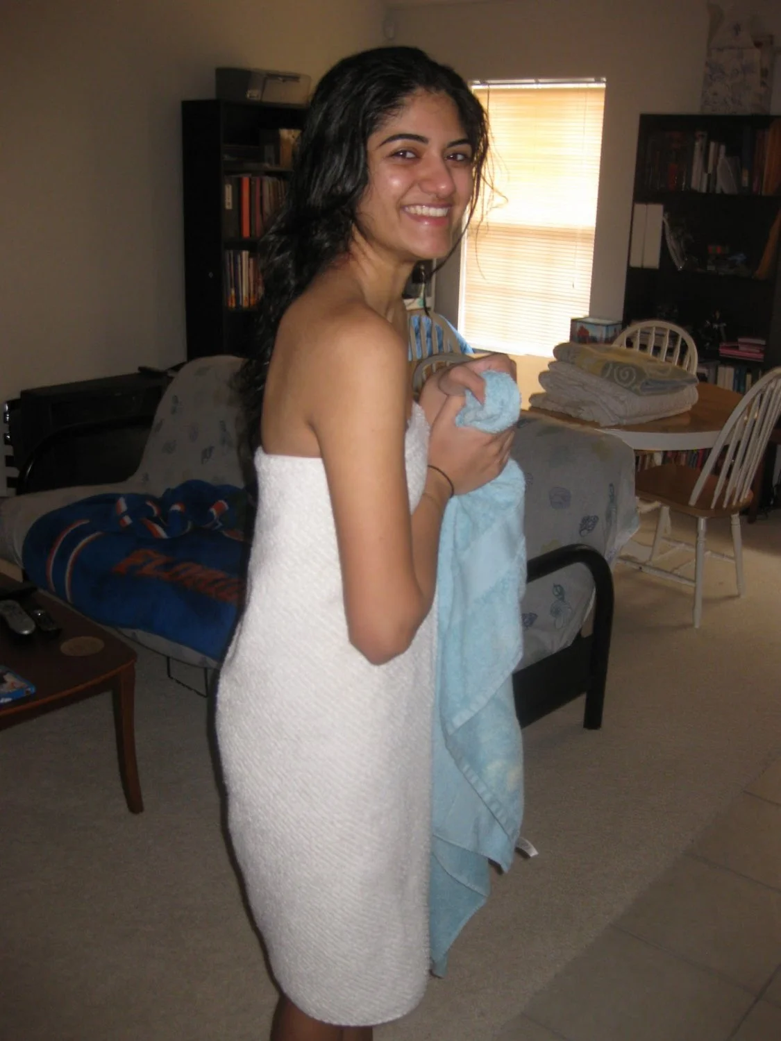 582 - NRI girl with multiple guys leaks image 6