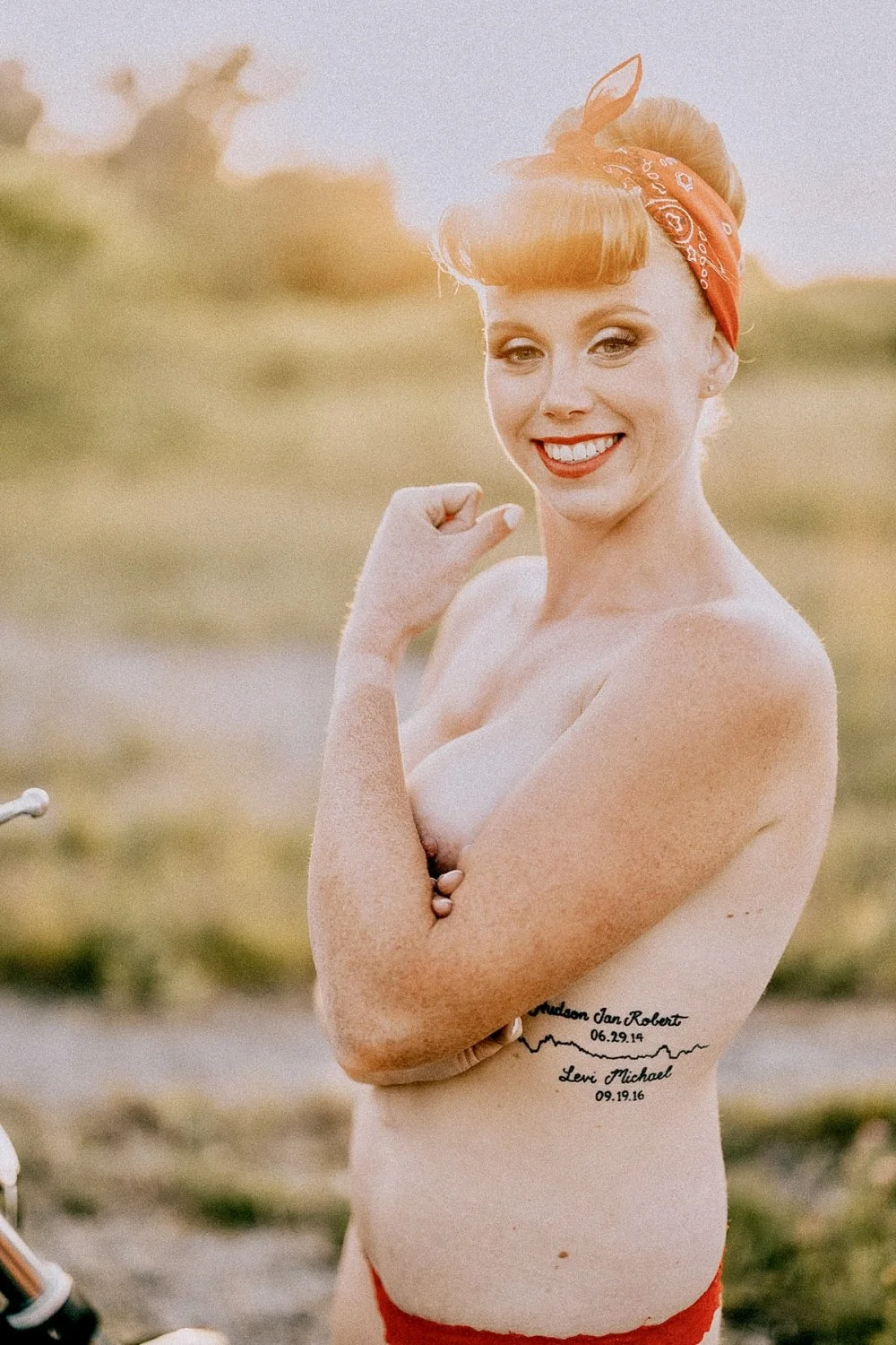 Pinup boudoir image 17
