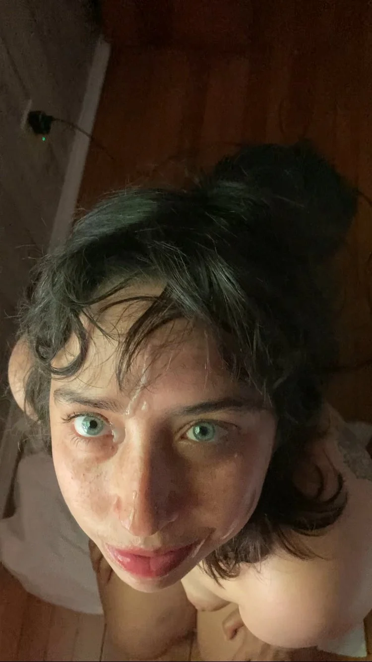 Facial makes wife a happy slut image 3