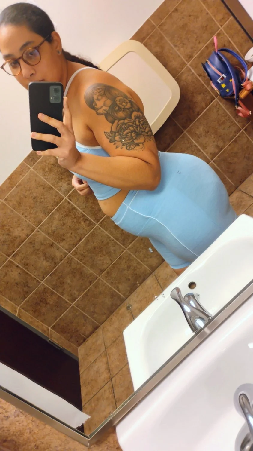 Almost 4 Months Pregnant Mom Thick N Curvy (pics taken at ultra sound) main image