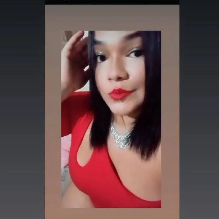 Brena Micaelly.. Alguém tem vídeo fotos vazados ? main image