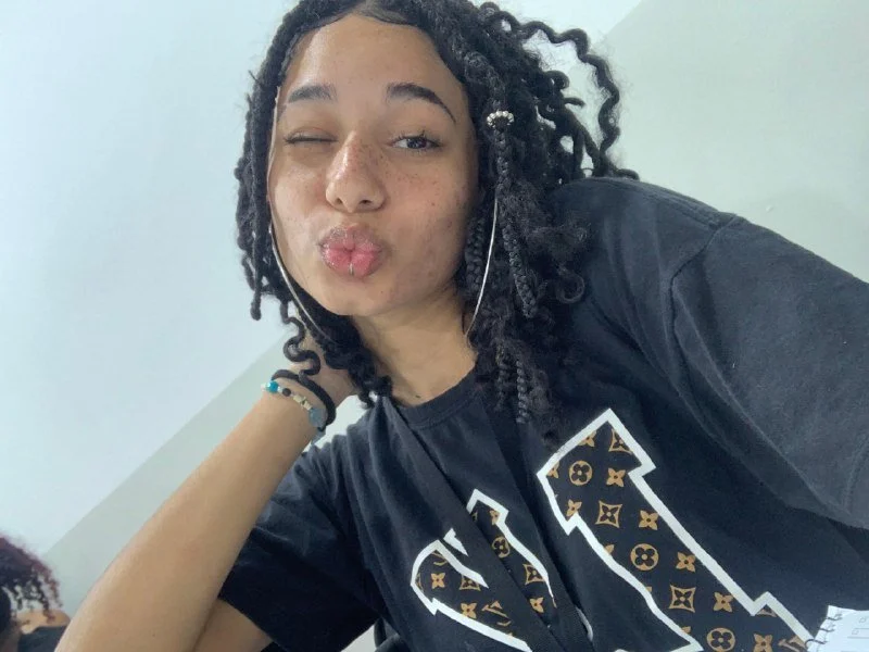 Morena gostosa vazou se acabando na pica do macho! Safada gravava tudo perdeu o celular e foi vazada image 5