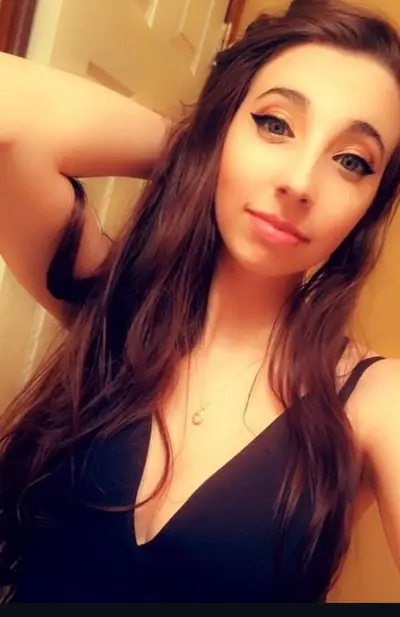 Ohio Slut Chrissy R 🥵 message if yk her ;) cover image