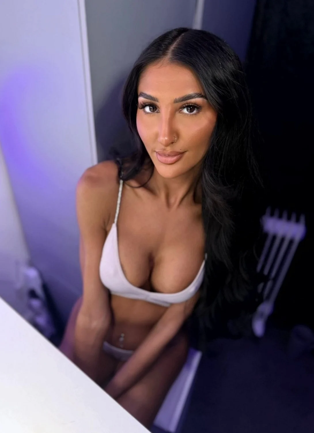 Come see me I want someone with me main image