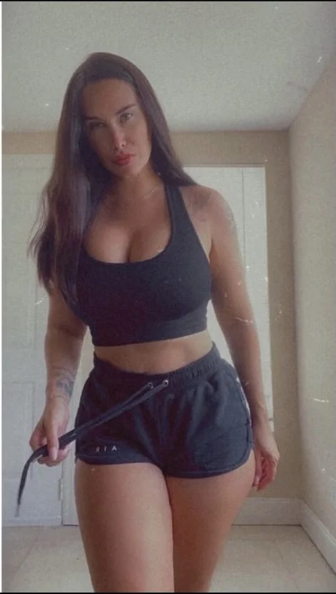 Big ass Florida milf Nicole McNair image 30