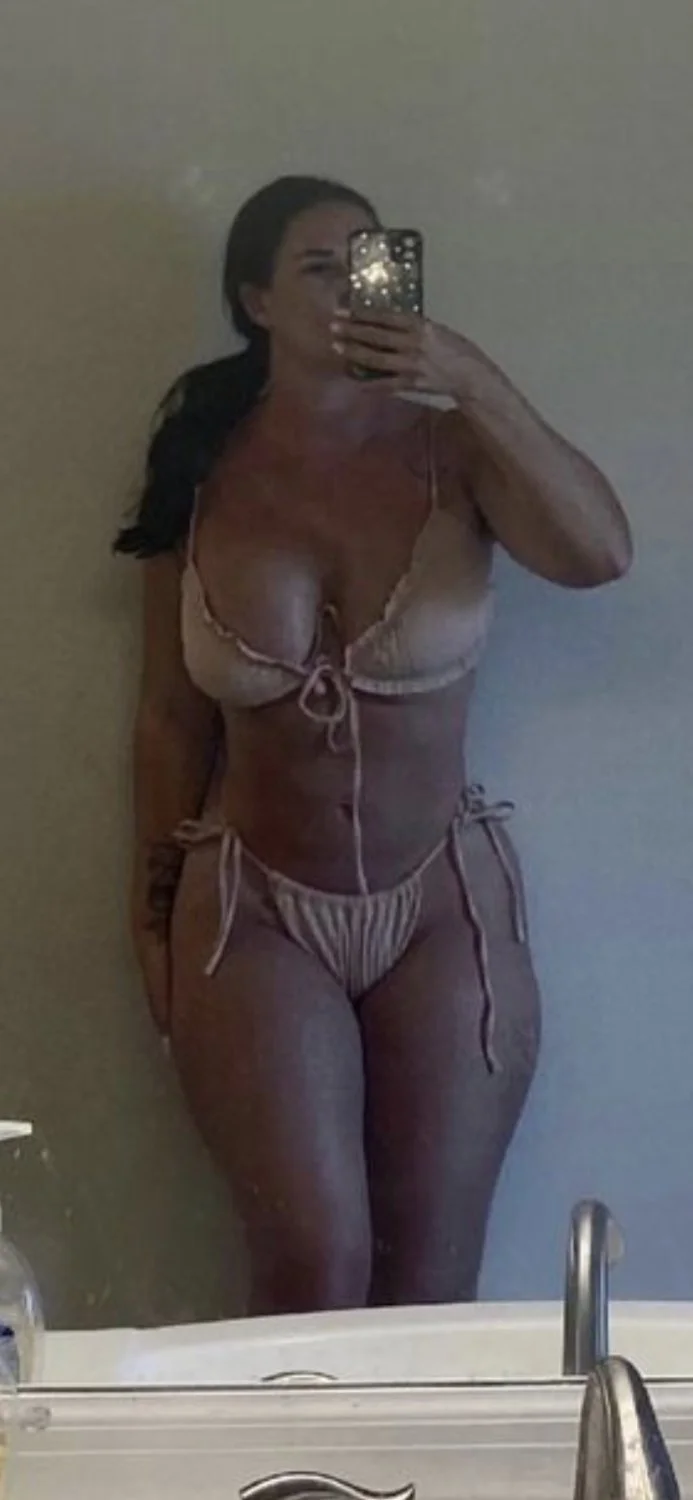 Big ass Florida milf Nicole McNair image 43