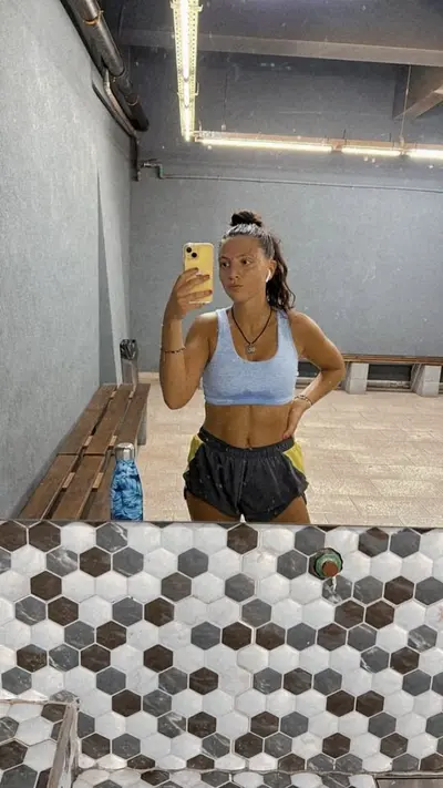 26-0142 - Baddie with nice tanlines cover image