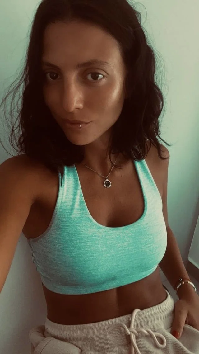 26-0142 - Baddie with nice tanlines image 2