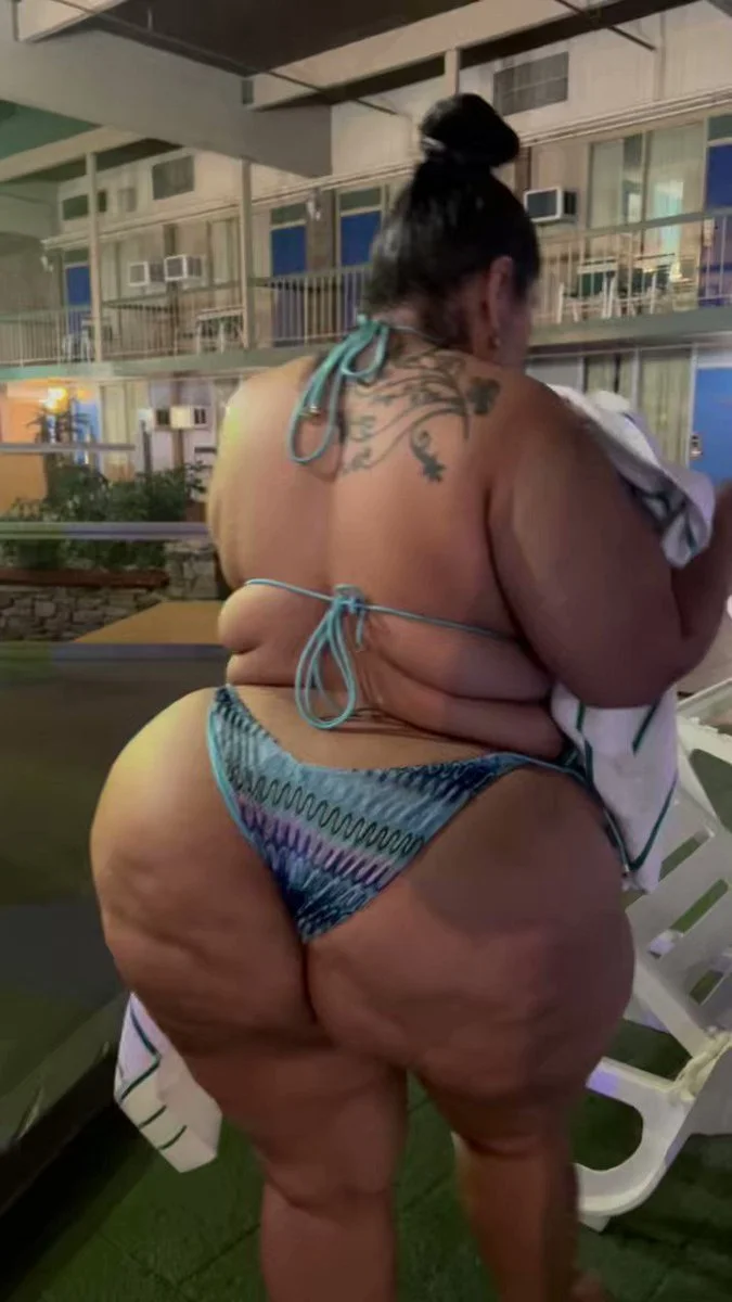 M3GA lat1nA bbW b0otY on J0jo !! image 11