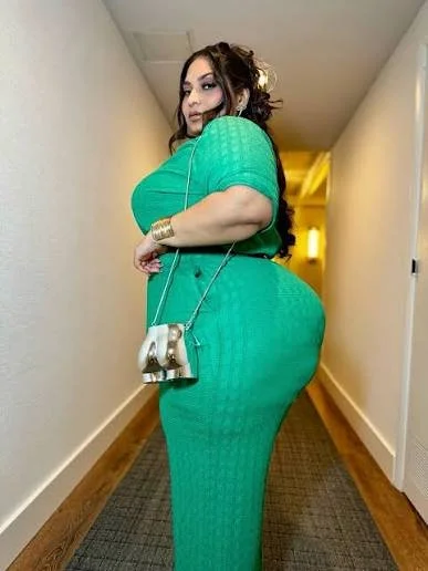 M3GA lat1nA bbW b0otY on J0jo !! image 5