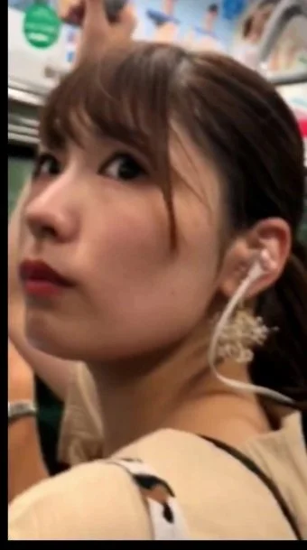 🔚Japanese　美人ギャル　逆さ　ぱんちら　ソフトエロ　一発やりたい main image