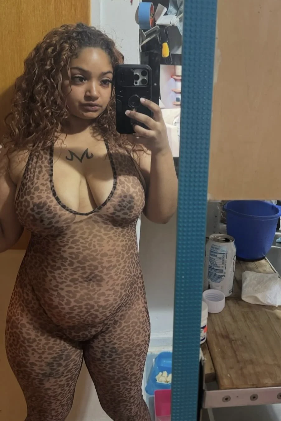 Thick chuncky latina whore main image
