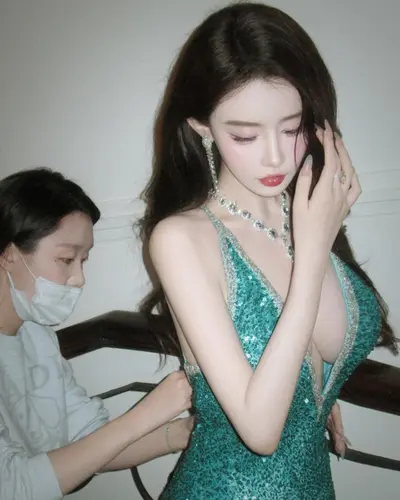 有钱的傻逼骚货 cover image