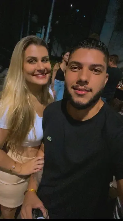 Loira pagodeira vazada gosta de engolir a poha toda cover image