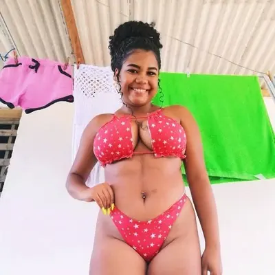 Morena gostosa peituda exibida cover image
