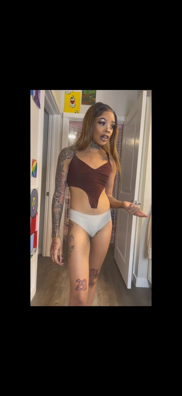 Tiffany fat pussy cameltoe 🥵🔥 image 2