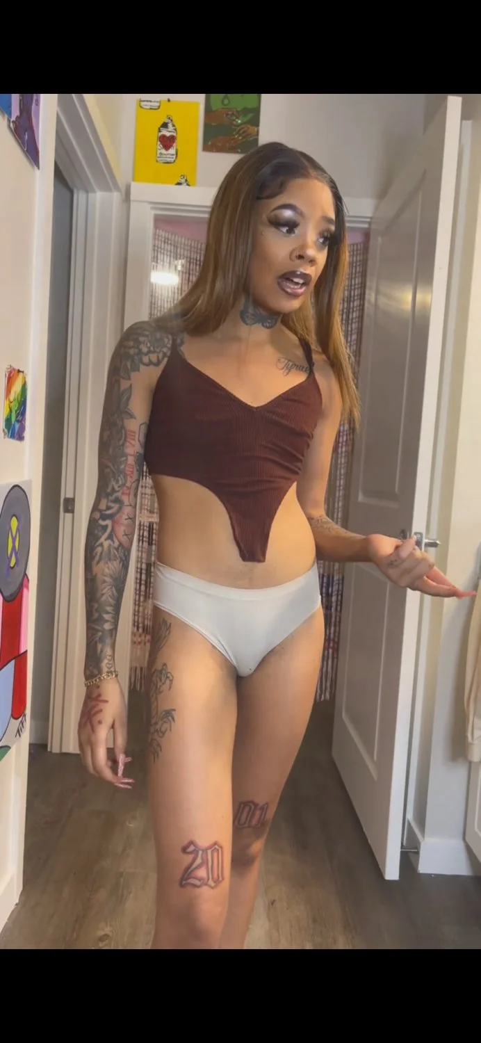 Tiffany fat pussy cameltoe 🥵🔥 image 3