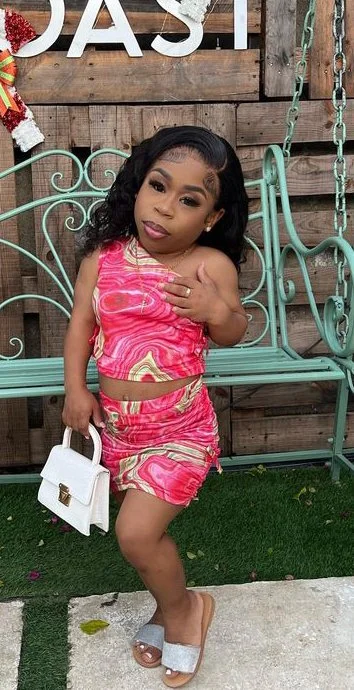 Midget Jamaican image 6