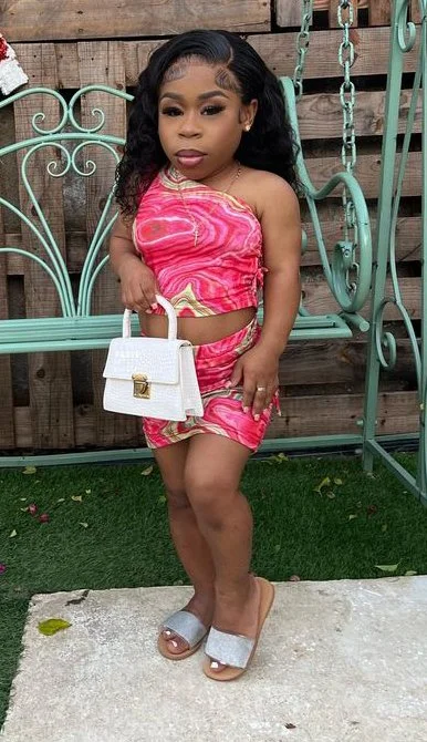Midget Jamaican image 8