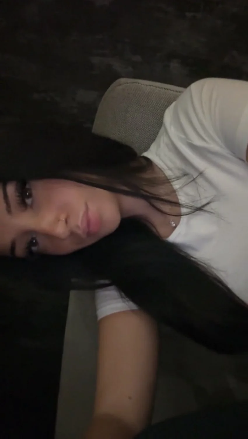 Barely legal teen girl that wants to get fucked main image