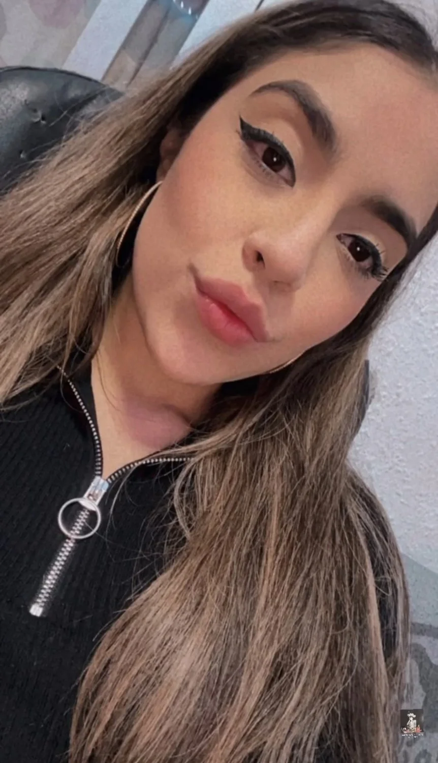 Seguidor nos comparte a su novia puta de 24 main image