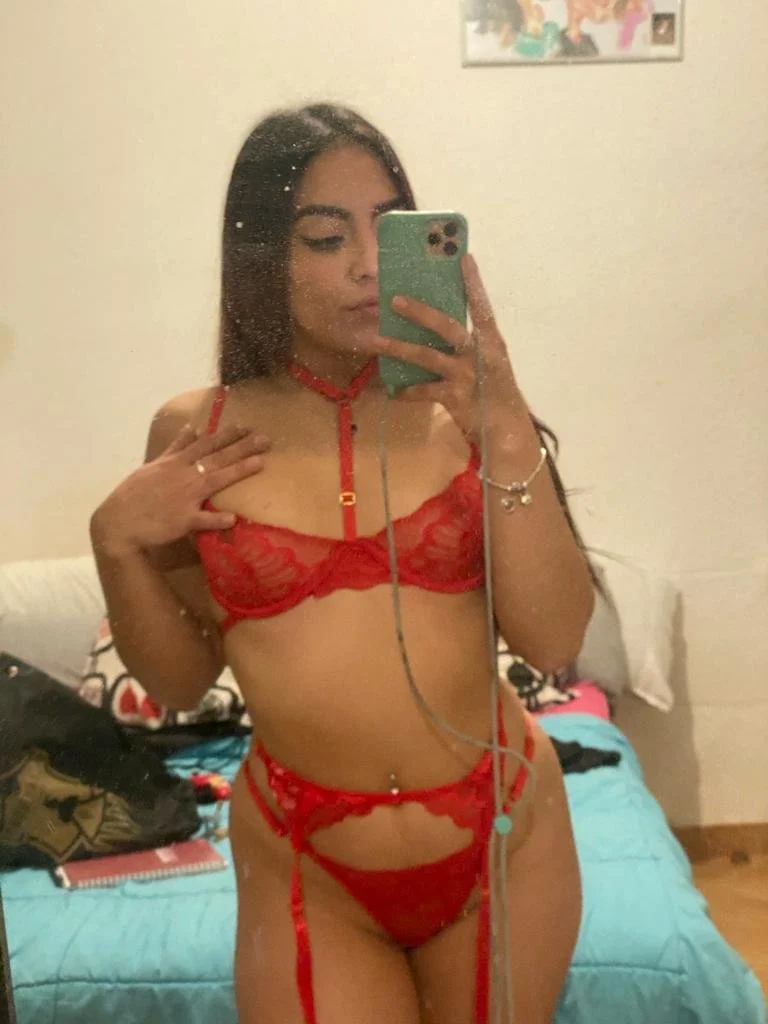 Seguidor nos comparte a su novia puta de 24 image 2