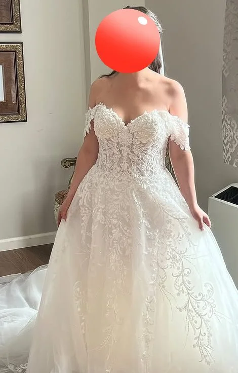 Real wife on display with her fertile body ready to to breed main image