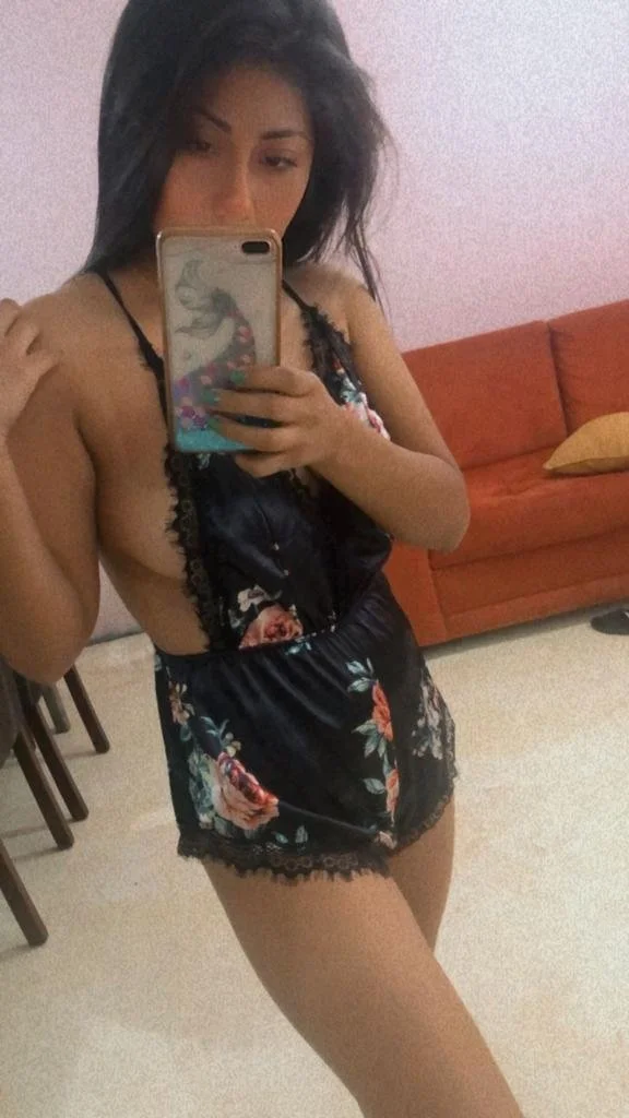 Karla Toto image 30