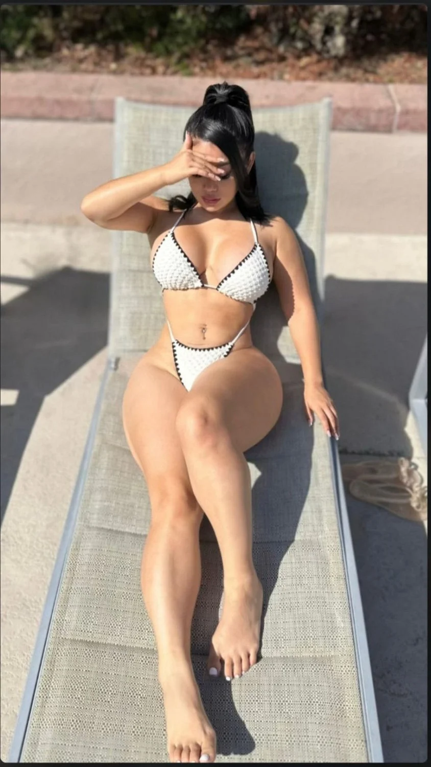 Wishing that chair was me rn 🥵 image 3