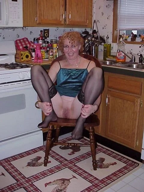 beautiful Linda image 38