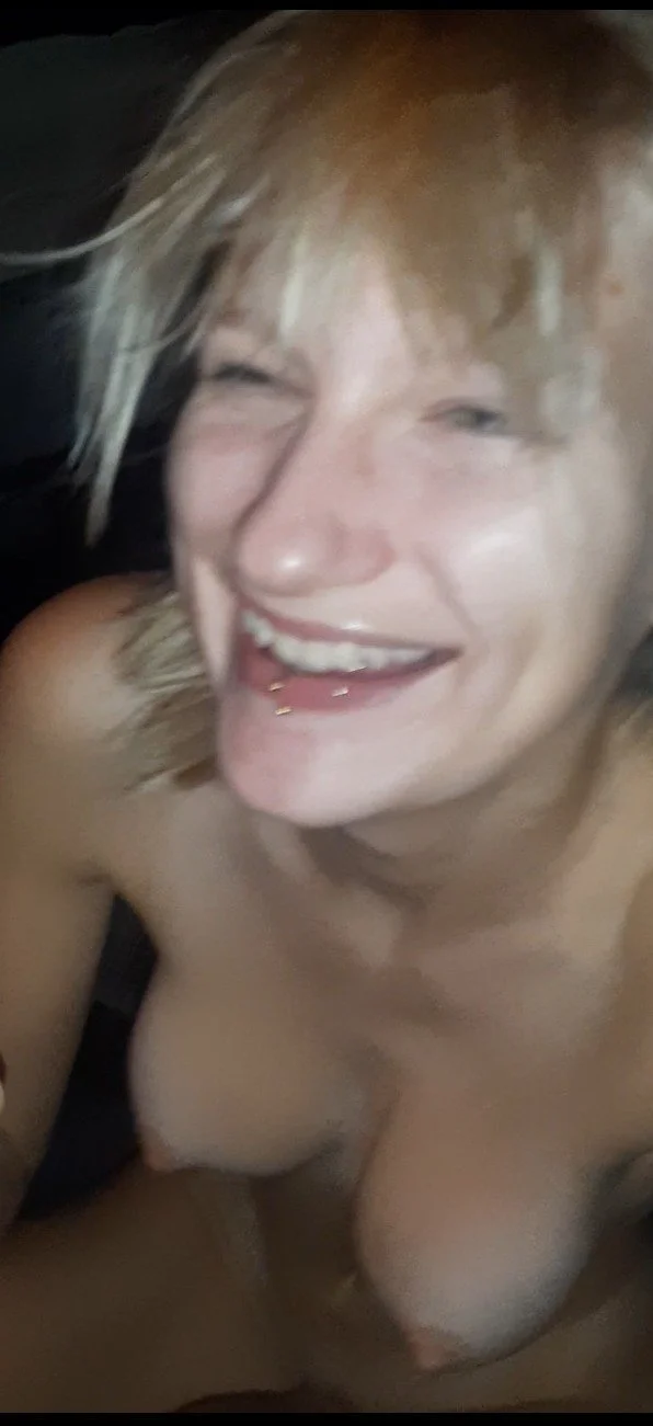 Celine 23y deutch image 15