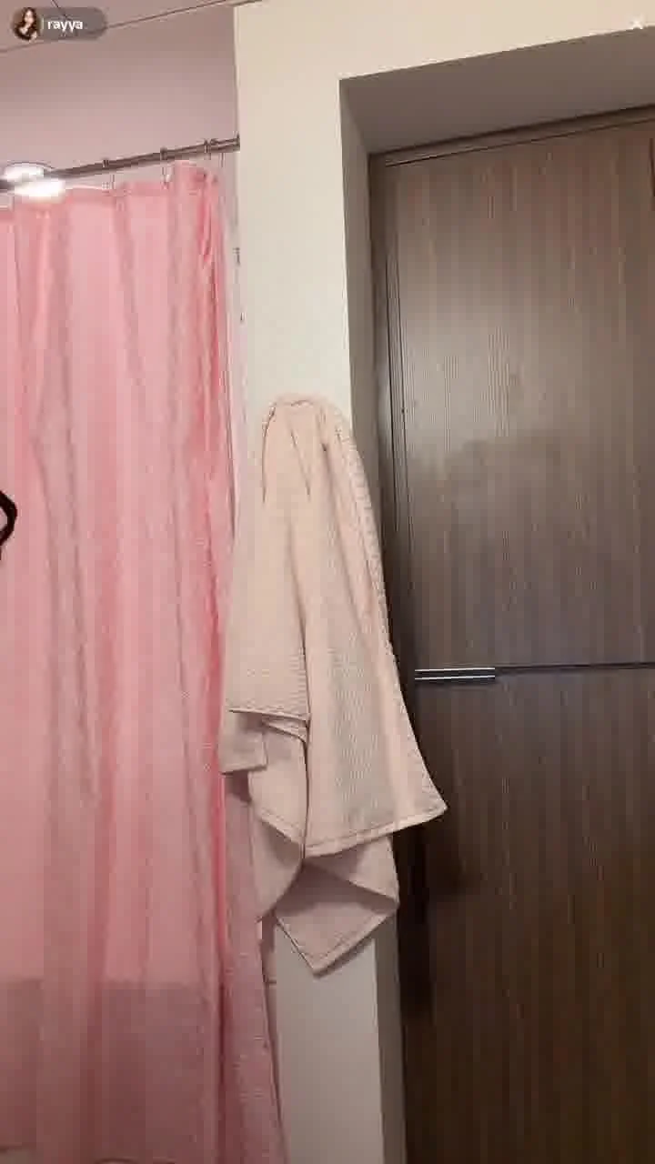 tiktok live r4yy4 try on image 5