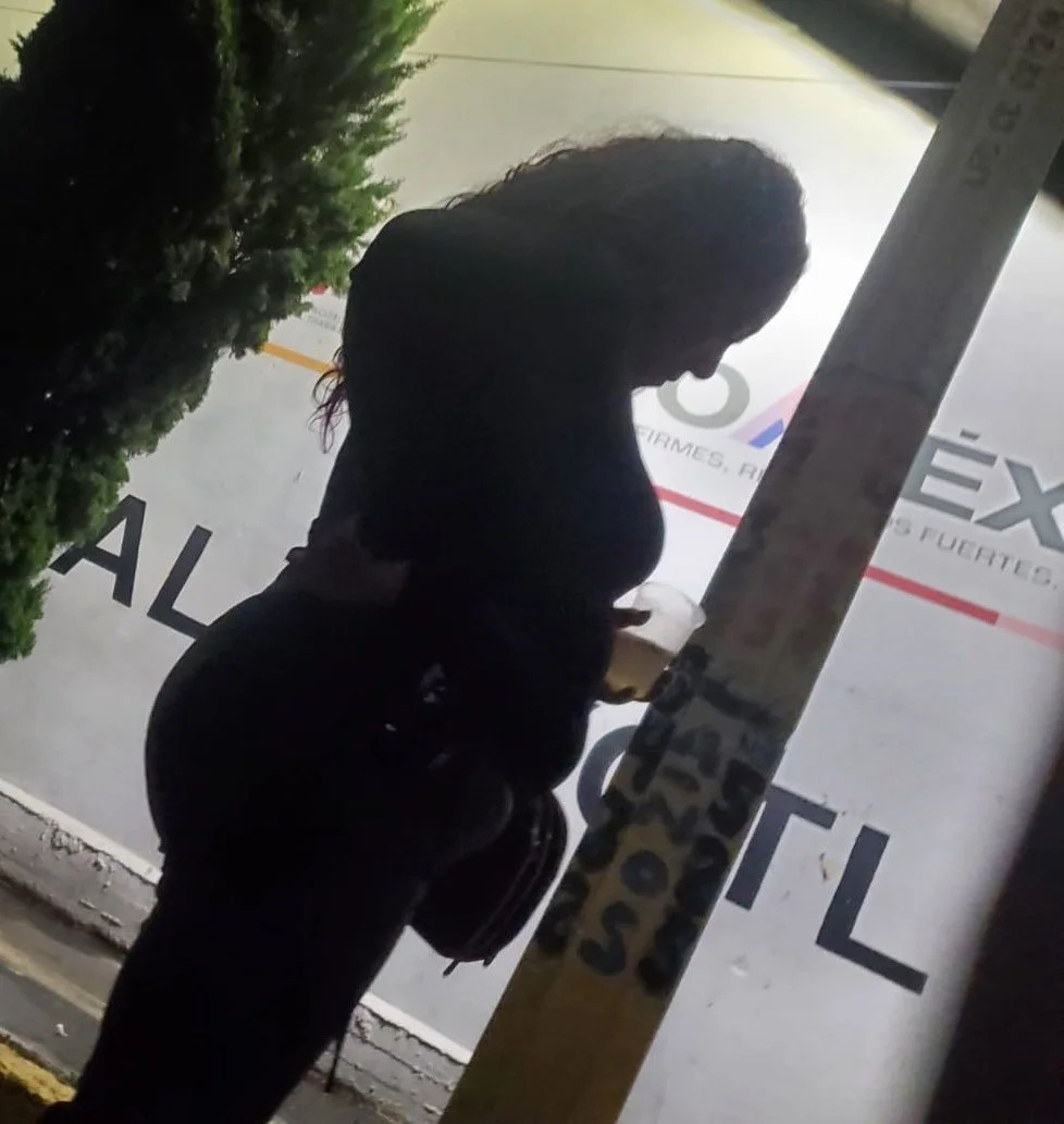 MILF culote espiado image 23