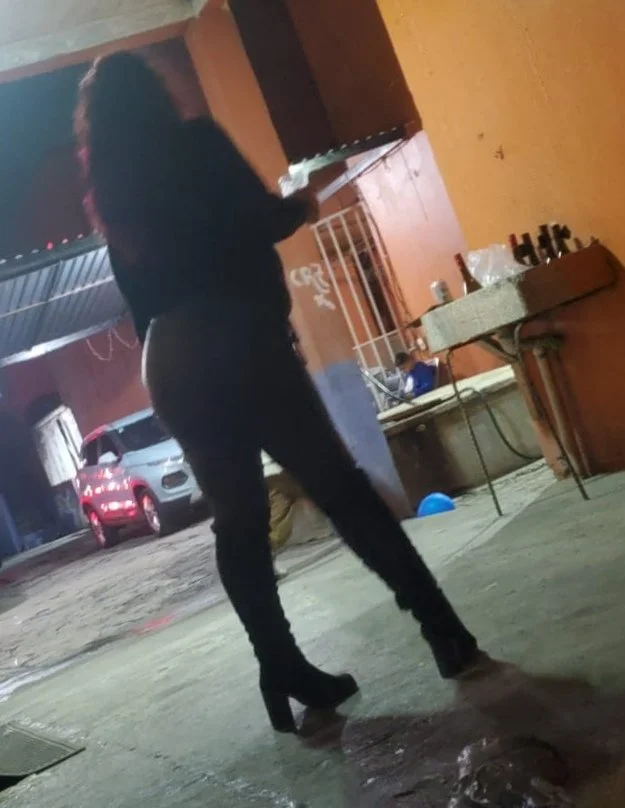 MILF culote espiado image 25