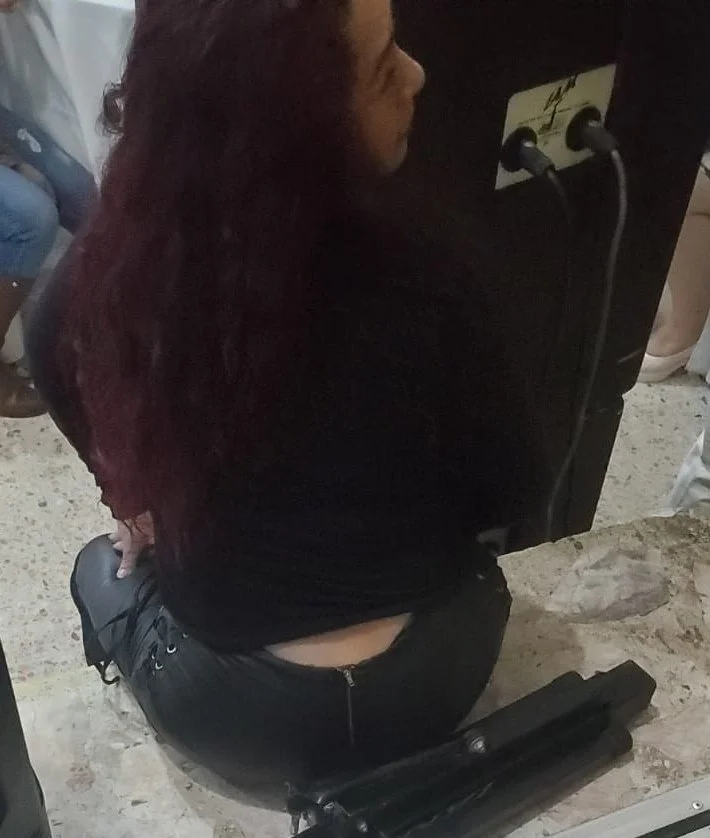 MILF culote espiado image 3