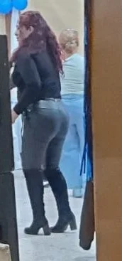 MILF culote espiado image 6
