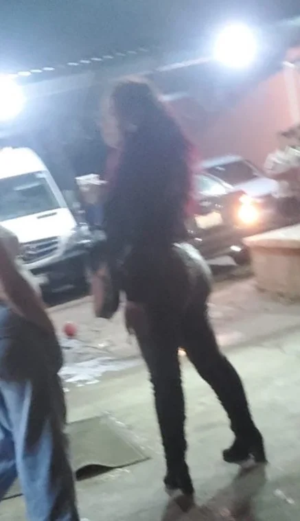 MILF culote espiado image 7