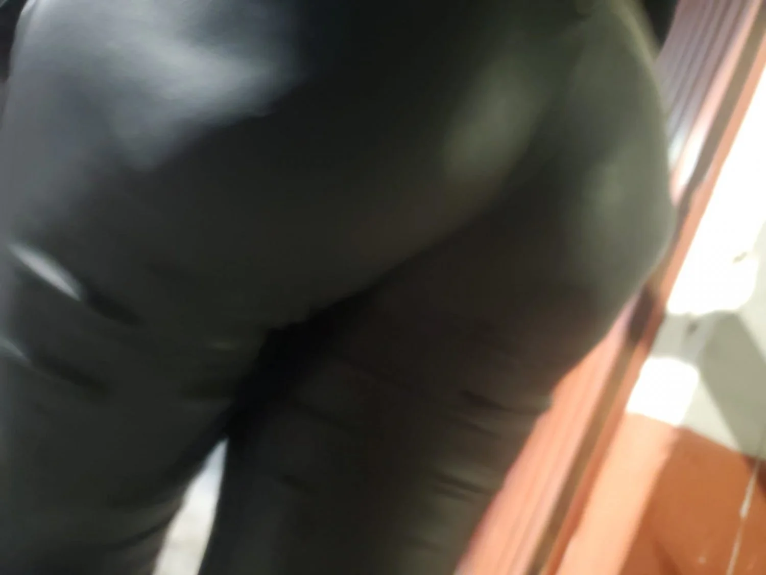 MILF culote espiado image 8