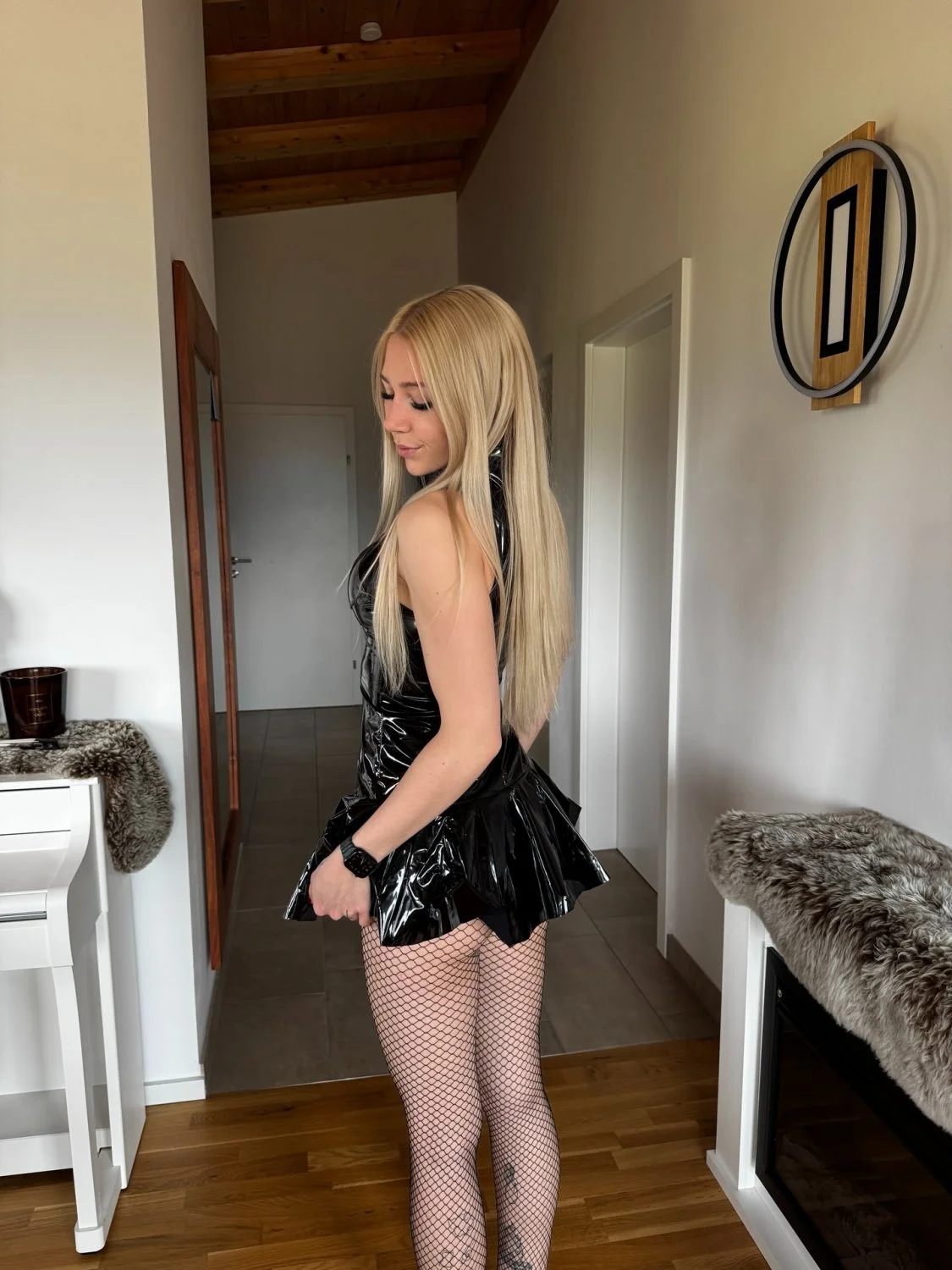 Super sexy babe in PVC image 17