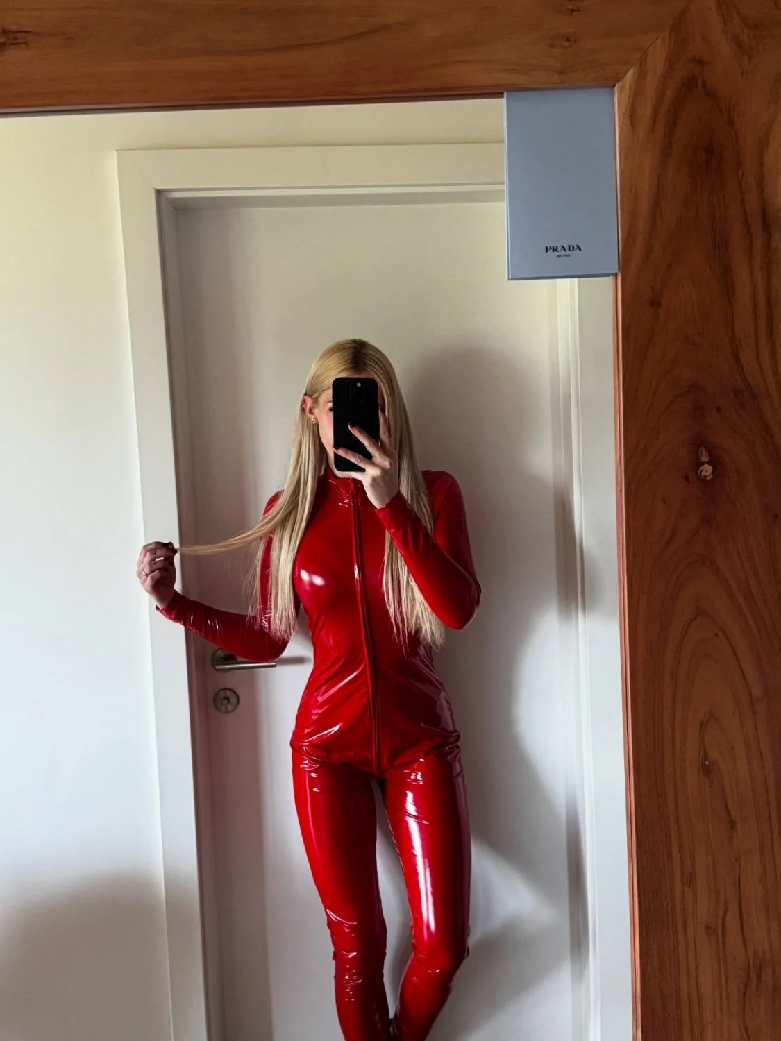 Super sexy babe in PVC image 7