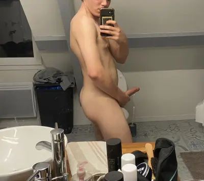 Échange de nudes pour filles intéressés sur Snapchat cover image