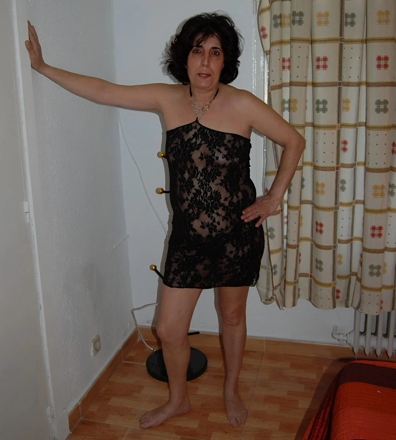 Amateurs con el coño caliente en un apartamento. image 18