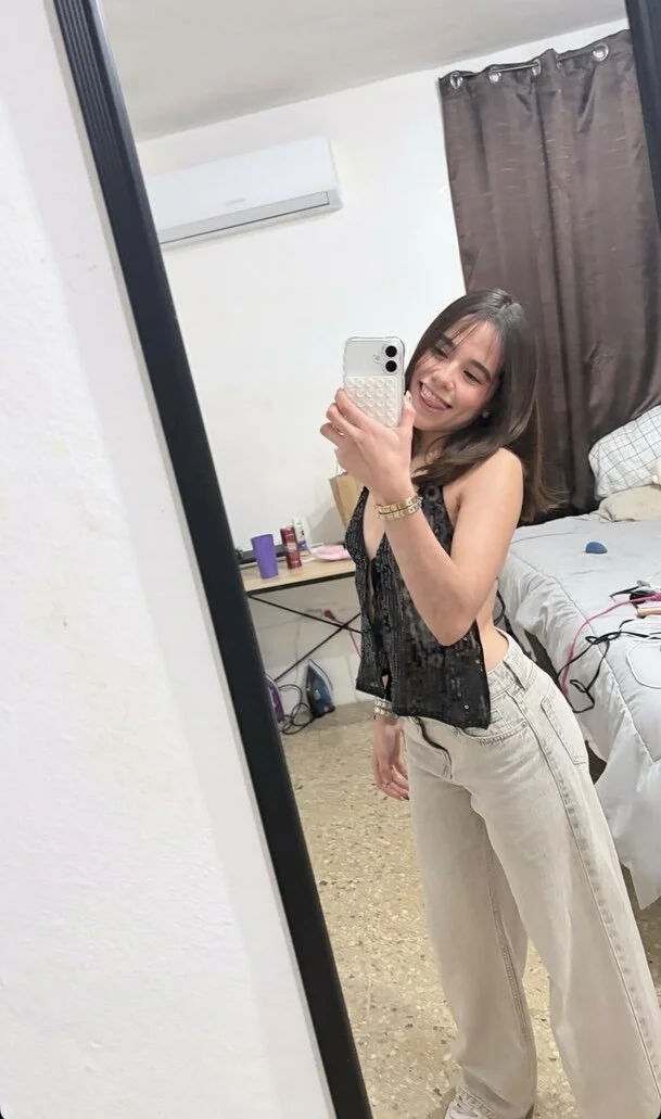 Camila image 9