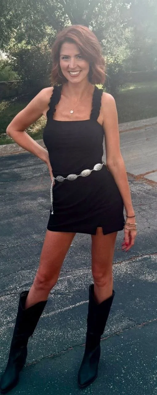Slut Wife Angela showing off MILF body image 11