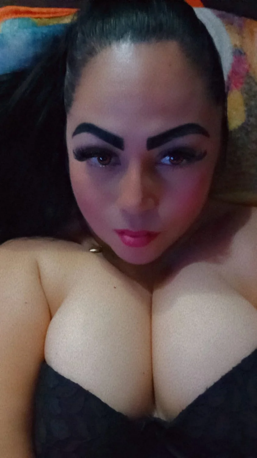 Milf me ligo a la mamá de mi mejor amigo y quiere que la coja image 3
