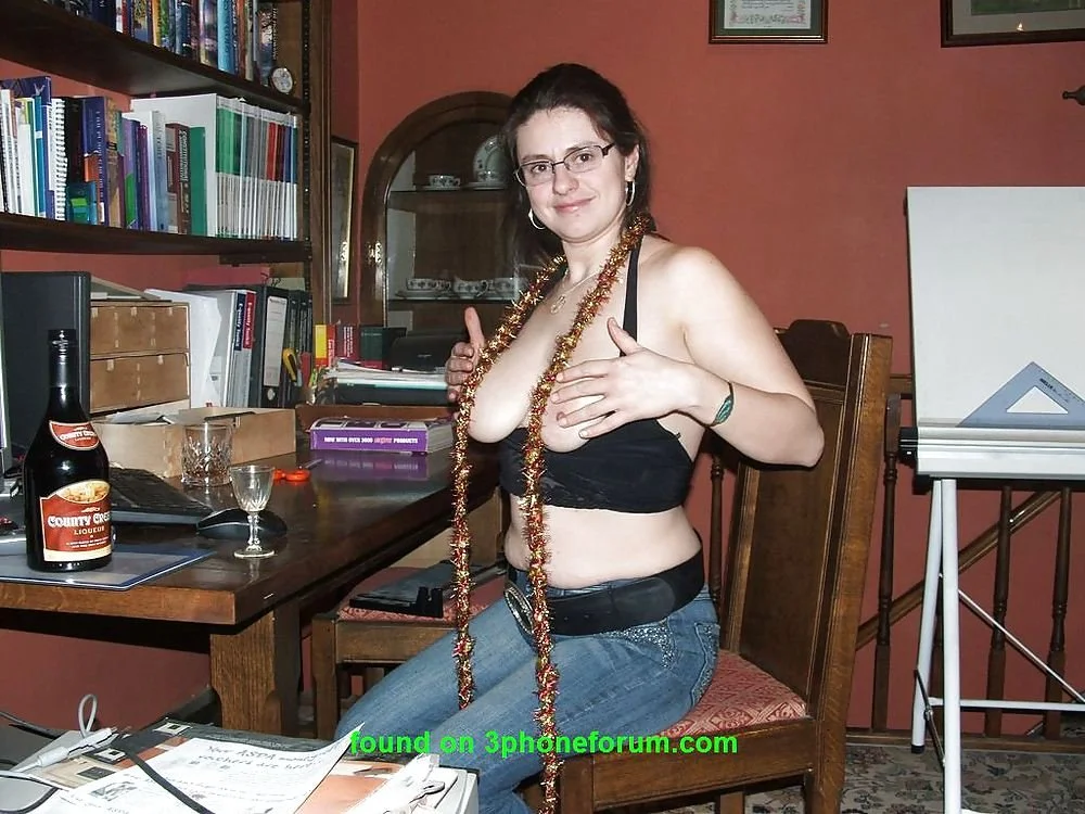 UK Wife - Nicely Curvy - Part 3. (p2) image 11