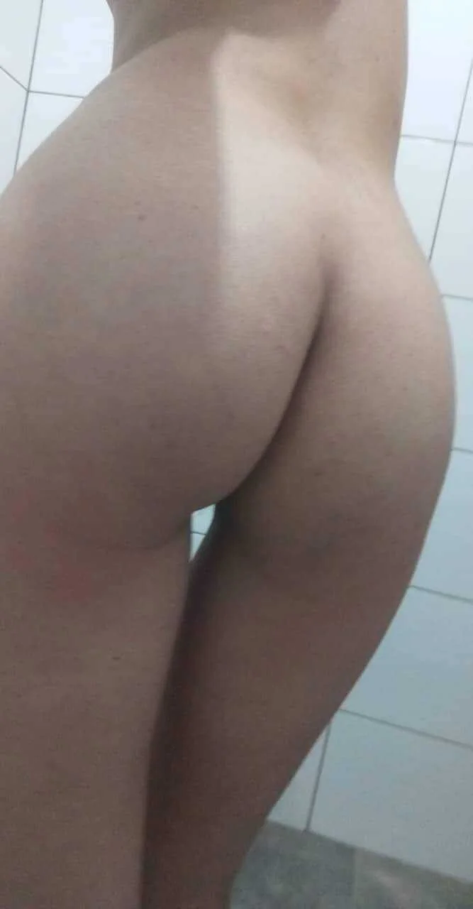 Rica putita entregada por seguidor image 14