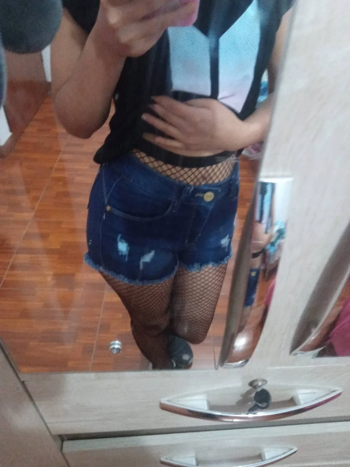 Rica putita entregada por seguidor image 5